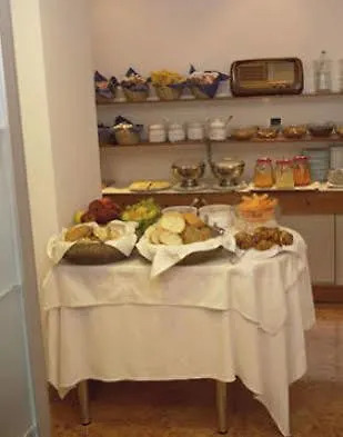 ***  Hotel Al Caval Torri Del Benaco Italie